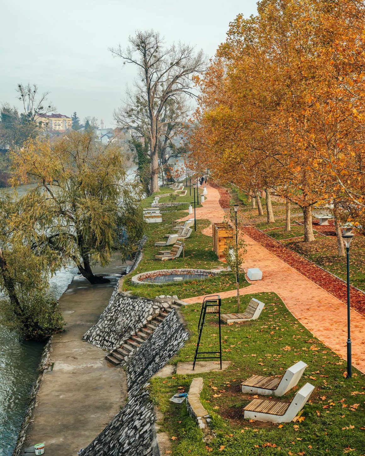 All works completed: Magical autumn appearance of the beach between the City Bridge and the Green Bridge